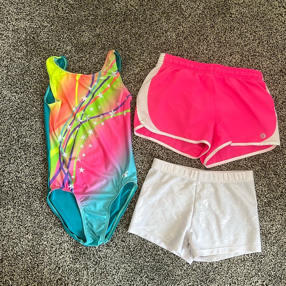 Girls Gymnastics Leotard w/shorts - size 7/8